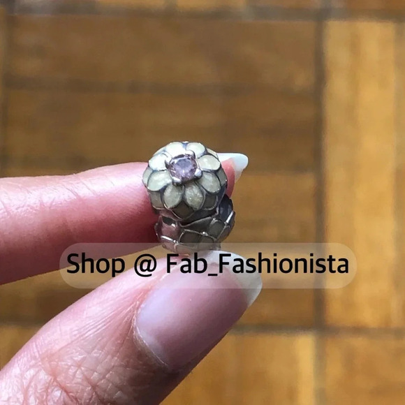 Pandora Sterling Silver flower clip - Picture 3 of 3